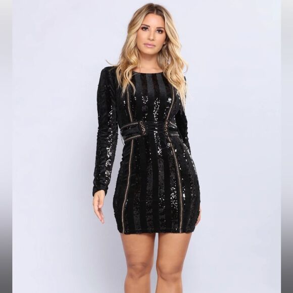 ⭐️New year Fashion Nova sparkly black sequin shape fitting mini dress - Picture 2 of 6